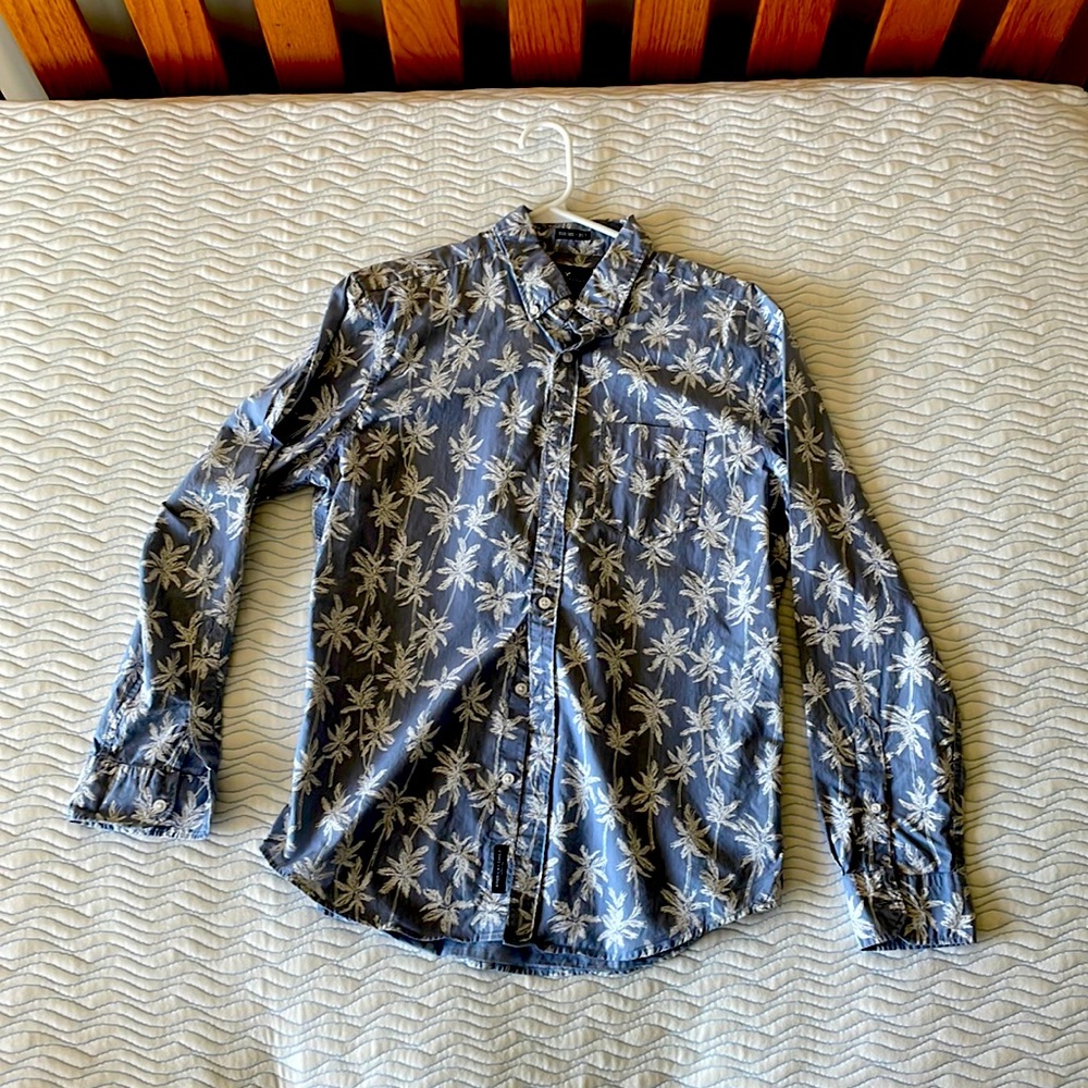 American Eagle Palm Tree Long Sleeve Button Up Men’s Medium Blue Color